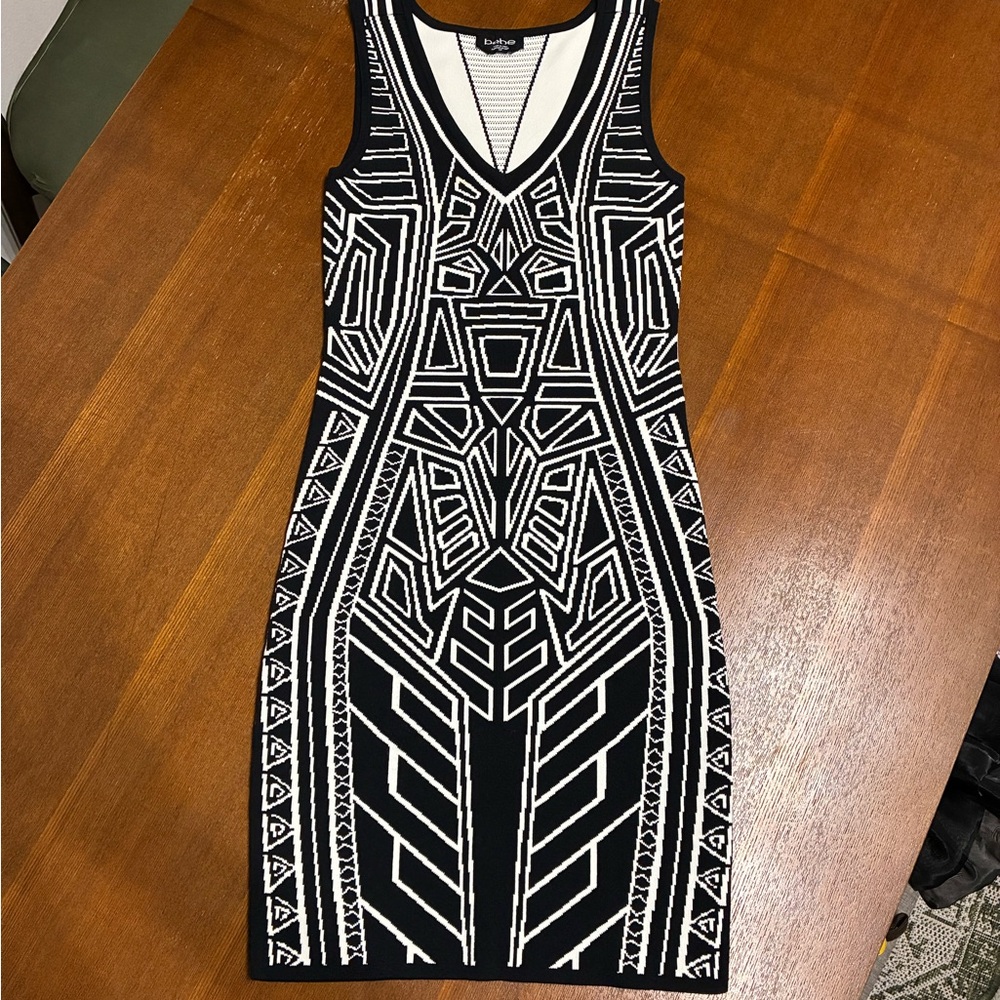 bebe Black and White Geometric Bodycon